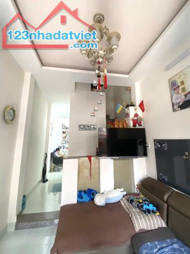 Nhà 3 Tầng Mới, Nhiều Tiện ích, DTSd 97m2, Phường Cát Lái Q2, Giá chỉ 3ty hơn - 3