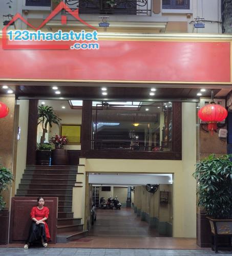 Bán Tòa Văn Phòng Mặt Phố Hàng Buồm, Hoàn Kiếm DT 252m2, 9T, MT 8.9m, Giá Cực Rẻ