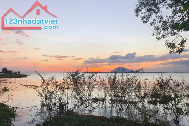 Bán đất 40m dọc Hồ Dầu Tiếng, view cực đẹp, 8000m2 sẵn thổ cư 400m2, giá chỉ 10 tỷ - 2