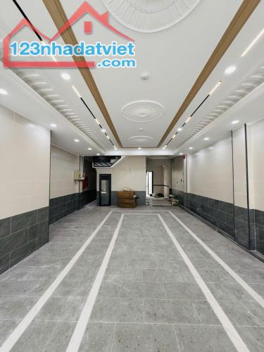 Cần Bán Gấp MTKD Phan Văn Trị P5 , 6,7m x 16m , 4 Lầu ,Giá 16,8 tỷ Thương Lượng Mạnh.