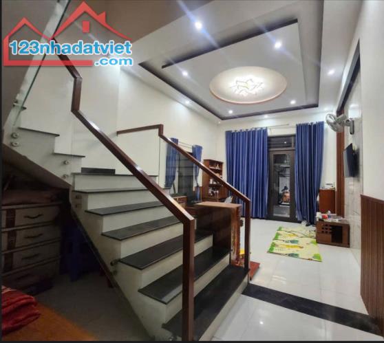 Giá chào: 2 tỷ 850 thương lượng.Bán nhà 2 tầng mới, kiên cố diện tích lớn trung tâm Cẩm Lệ - 1