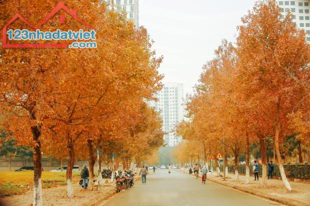 Bán nhà Ngoại Giao Đoàn. Ngõ Oto kinh doanh. Nhà 5 tầng x 35m, giá 8.8 tỷ