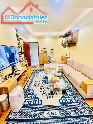 Bán nhà chung cư trung tâm Thạch Bàn