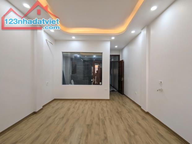 Cần bán nhà Hoàng Văn Thái – Thanh Xuân 70m2X7T giá chỉ 23.8 tỷ. - 1