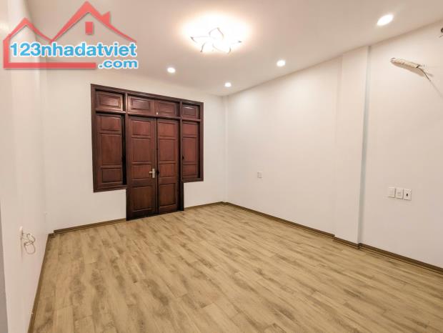 Cần bán nhà Hoàng Văn Thái – Thanh Xuân 70m2X7T giá chỉ 23.8 tỷ. - 2