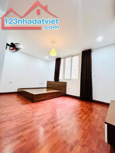 BÁN NHÀ LẠC LONG QUÂN_ DÂN XÂY_ NGÕ RỘNG _HAI THOÁNG_NHÀ ĐẸP Ở NGAY_DT 44m2_4T CHỈ 8.5 TỶ - 1