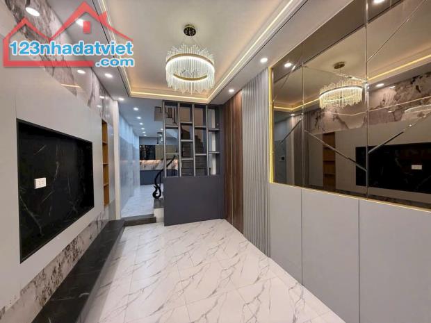 💯Siêu rẻ Phố Thịnh Quang, 40m2, 4 tầng chỉ 6.7 tỷ, ngõ rộng SH quay, full nội thất