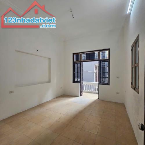 BÁN NHÀ GẦN PHỐ KHƯƠNG ĐÌNH- PHÂN LÔ - 1 NHÀ RA PHỐ- 46M2- 4 TẦNG, CHỈ 6.4 TỶ - 3