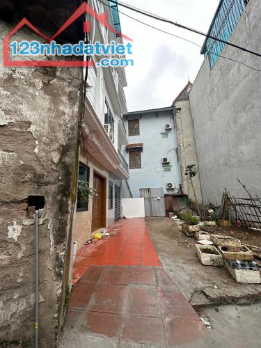 Bán nhà 5 tầng thang máy DT40m gần KĐT Vinsmart - 1