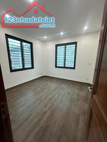 Bán nhà 5 tầng thang máy DT40m gần KĐT Vinsmart - 4