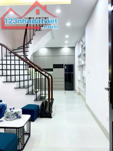 NHÀ ĐẸP  - FULL NỘI THẤT - GẦN OTO  - LÕI ĐỐNG ĐA.