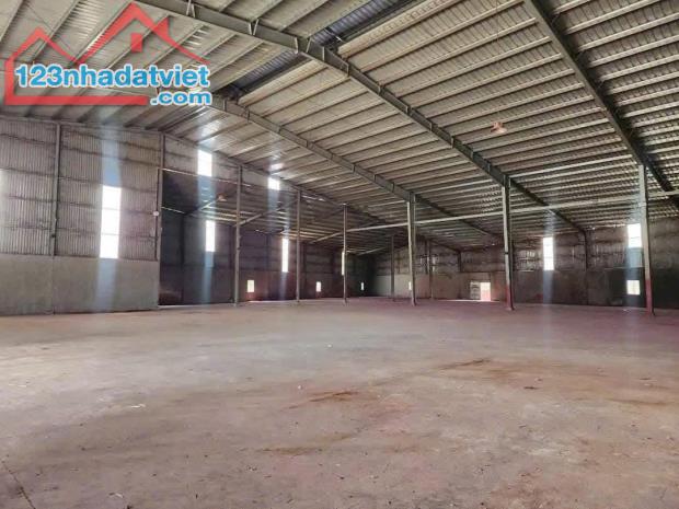 Cho Thuê 3.700m2 Nhà Xưởng Ngoài KCN Tân Uyên Bình Dương Giá 220tr - 1