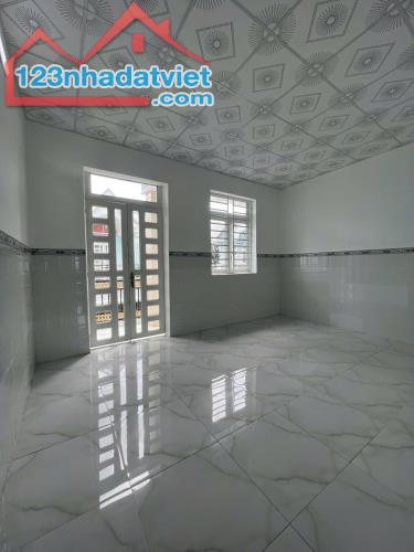 Bán Nhà 1L đường xe hơi, SHR, 81m2, gần Uỷ ban Hưng Long - 4