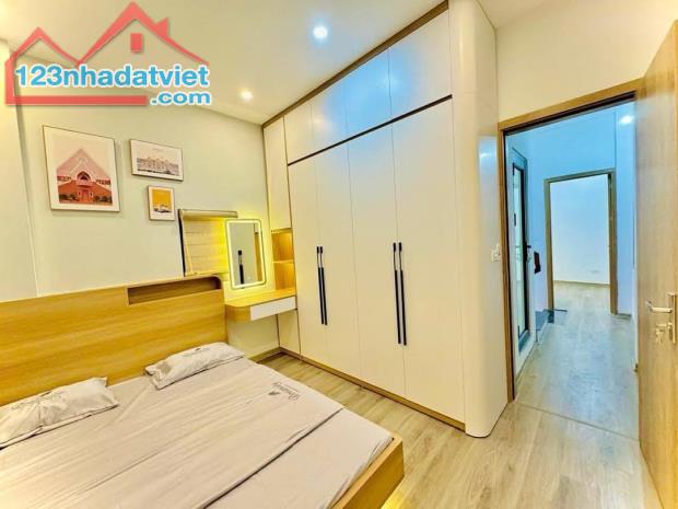Siêu Phẩm Triều Khúc – Ôtô – Kinh doanh -Ngõ thông- DT: 35m2 5Tầng Giá 6,5 Tỷ - 3