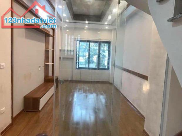 Bán nhà riêng phố Bùi Xương Trạch, Thanh Xuân. Dt 41 m2 x 2T x Mt 3,8m. Thoáng đẹp ở ngay. - 1