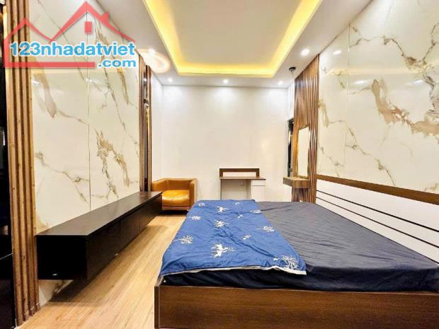 BÁN NHÀ PHỐ CỔ LINH – 50M2 FULL NỘI THẤT – 10M RA MẶT PHỐ 2 XE TẢI TRÁNH - 2