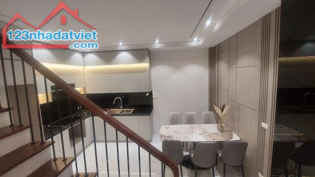 NHÀ 38M2*5T GIÁP BÁT, MỚI TINH, GẦN Ô TÔ, MẶT TIỀN RỘNG - 3