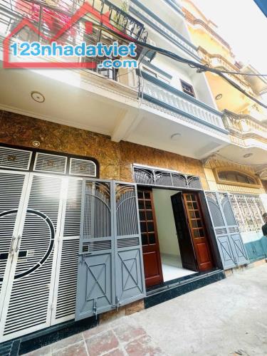 🏡 BÁN NHÀ VĂN QUÁN – Ô TÔ ĐỖ CỬA – 2 THOÁNG! ✔ Diện tích: 45m² – 5 tầng hiện đại ✔ Đường