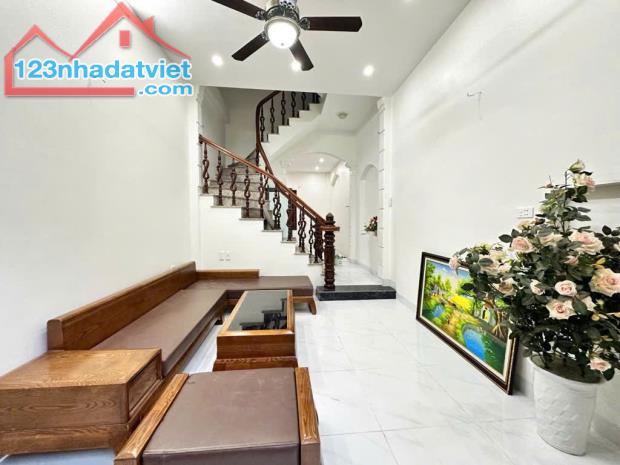 🏡 BÁN NHÀ VĂN QUÁN – Ô TÔ ĐỖ CỬA – 2 THOÁNG! ✔ Diện tích: 45m² – 5 tầng hiện đại ✔ Đường - 1