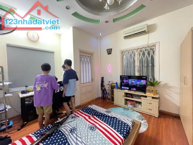 bán nhà Đống Đa 46m thái Thịnh, lô góc, ô tô đỗ cửa - 4