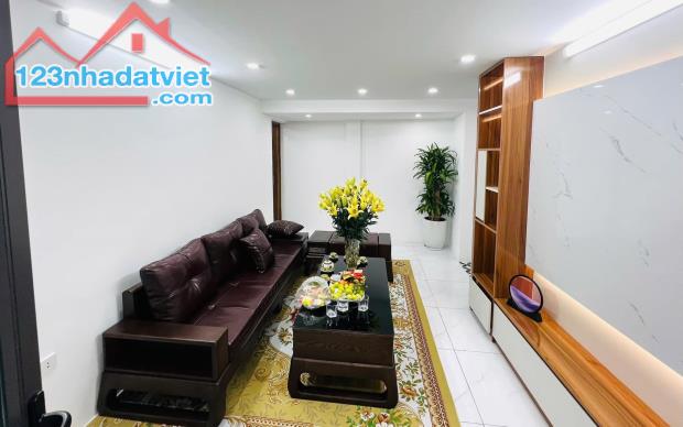 Bán căn CC 2PN KĐT Việt Hưng 38m2 CT21-1 full nội thất, sổ đỏ trao tay
