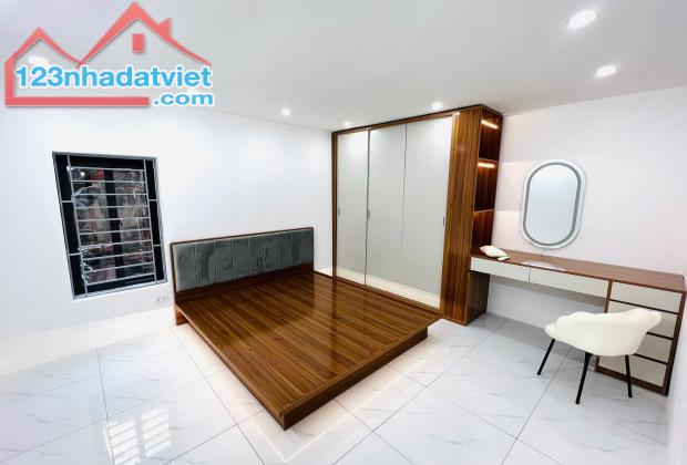 Bán căn CC 2PN KĐT Việt Hưng 38m2 CT21-1 full nội thất, sổ đỏ trao tay - 1