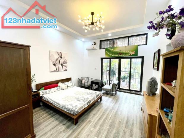Ngõ nông, ô tô đỗ cửa, ful nội thất, gần trung tâm. Ngõ 68 Nguyễn Văn Linh 30,2m2.  5.x tỷ - 3