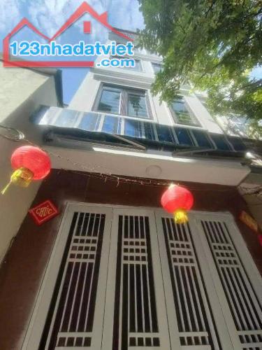 Bán Nhà 5 Tầng Phố Nam Dư - Giá Chỉ Hơn 5 Tỷ. Sổ đỏ chính chủ trao tay.