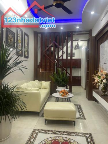 Bán Nhà 5 Tầng Phố Nam Dư - Giá Chỉ Hơn 5 Tỷ. Sổ đỏ chính chủ trao tay. - 1