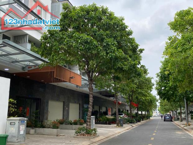 Bán căn shophouse khu Biệt Thự Văn Hoa - 13 tỷ - 2
