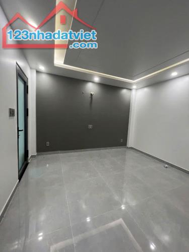 Cần bán tòa nhà văn phòng 6 tầng,Nguyễn Trọng Tuyển, P8, Phú Nhuận,4,3x18,5m NH, 16,5 tỷ
