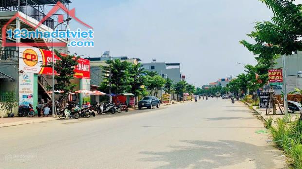 Bán lô đất ngay sau siêu thị, cách đường 420 chỉ 90m, giá hơn 30 triệu
