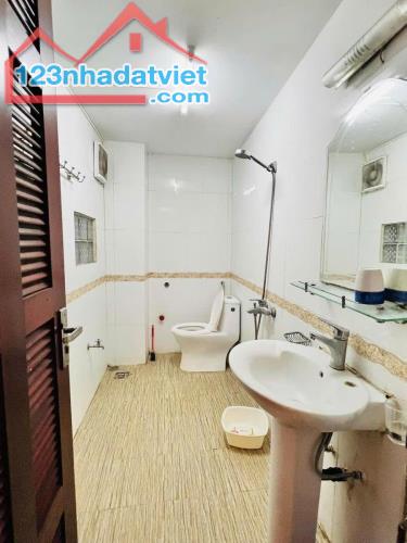 Nhà 5 tầng phố Quốc Tử Giám 30m hơn 6 tỷ Đống Đa giao Hoàn Kiếm vị trí đẹp tiện ích ngập t - 2