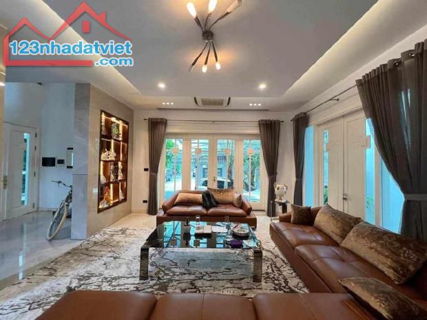 BÁN NHÀ MẶT PHỐ NHẬT CHIÊU VỊ TRÍ CỰC HIẾM-  110M2 - 5 TẦNG THANG MÁY MẶT TIỀN KHỦNG 6.8m - 2