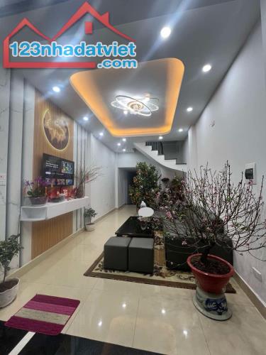 PL Trương Định, mặt ngõ oto tránh. Kinh doanh, thông các ngả. 52m2x4 - 2