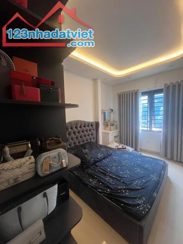 PL Trương Định, mặt ngõ oto tránh. Kinh doanh, thông các ngả. 52m2x4 - 5