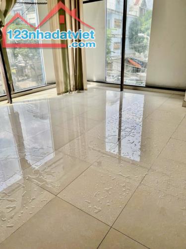 BÁN NHÀ MẶT TIỀN VÀNH ĐAI TRONG KHU VIP TÊN LỬA 5TẦNG NGANG 6M NHỈNH 13 TỶ - 3