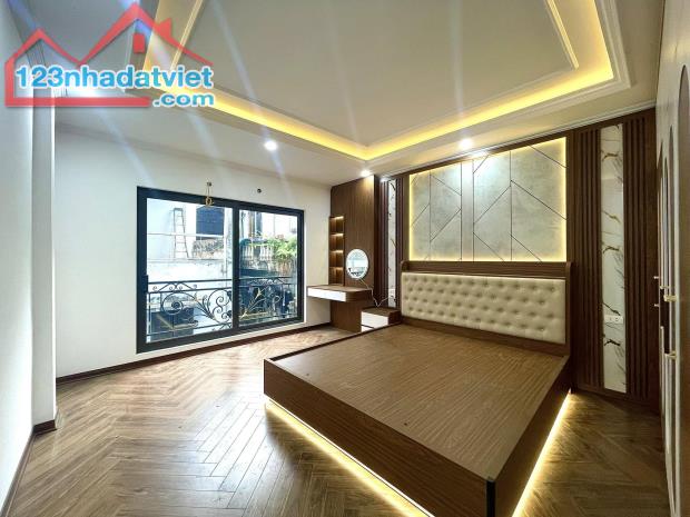 Mặt Phố Đại La - Nở Hậu - 73m - 4 Tầng - Mặt Tiền 4.2m - Gía Chào 24.5 Tỷ