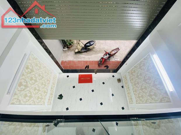 NHÀ PHÂN LÔ GIẢI PHÓNG. GẦN LINH ĐÀM. NƯỚC NGẦM MT 4,2 M . DT 77 M . ĐẸP QUÁ - 1