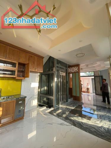 Bán nhà mặt phố Q.9, 90m², 4 tầng, 10.3 tỷ, sổ hồng - 1