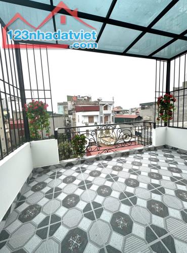 TUYỆT PHẨM GIẢI PHÓNG - HOÀNG MAI NHÀ XÂY MỚI -THANG MÁY NHẬP KHẨU  -LÔ GÓC - Ô TÔ ĐỖ CỬA - 2