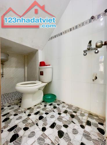 Bán căn nhà 2 tầng giá rẻ ngõ 18 Lạch Tray - 3