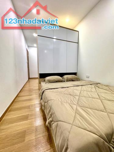 Bán toà CCMN Hoàng Ngân. Thanh Xuân DT 73m x 6T. Mặt tiền 5m. Giá 15.9 tỷ