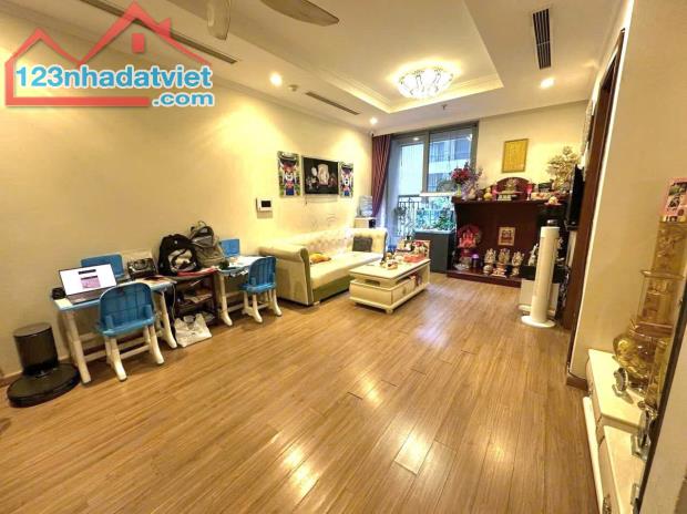 **BÁN GẤP 🏡 CĂN HỘ PARK 8 TIMES CITY - 80M2 - 2 PN + 2WC - FULL NỘI THẤT CAO CẤP**