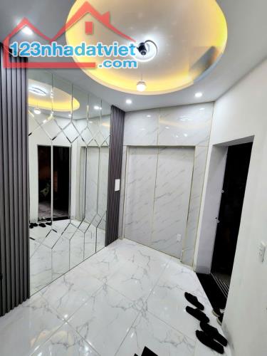 Sót lại, Bán nhà phố Khâm Thiên, Đống Đa, 4 tầng, giá hơn 2 tỷ