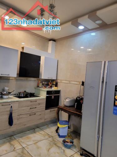 **Bán nhà phường 5 Tân Bình** HXH Cách Mạng Tháng 8 (4*14) - 9 tỷ - 1