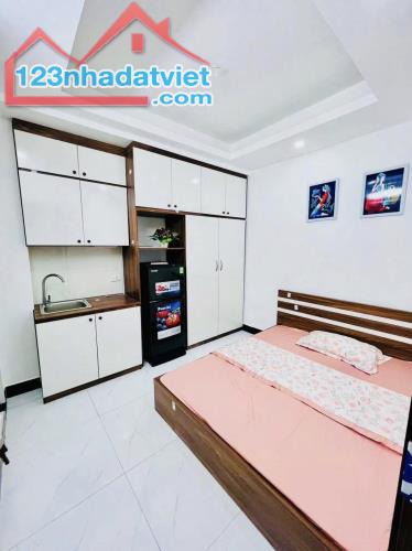 Tòa CCMN 7 tầng thang máy Cầu Giấy, 11 phòng full nội thất, DT 65tr/1 tháng giá chỉ 11 tỷ - 3