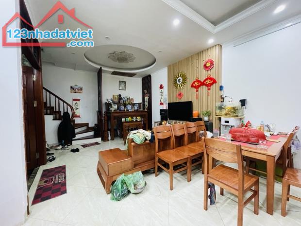 🏡 BÁN NHÀ MINH KHAI - TRUNG TÂM QUẬN HAI BÀ TRƯNG 	•	Diện tích: 48m² 	•	Giá: 7,5 Tỷ 	• - 2
