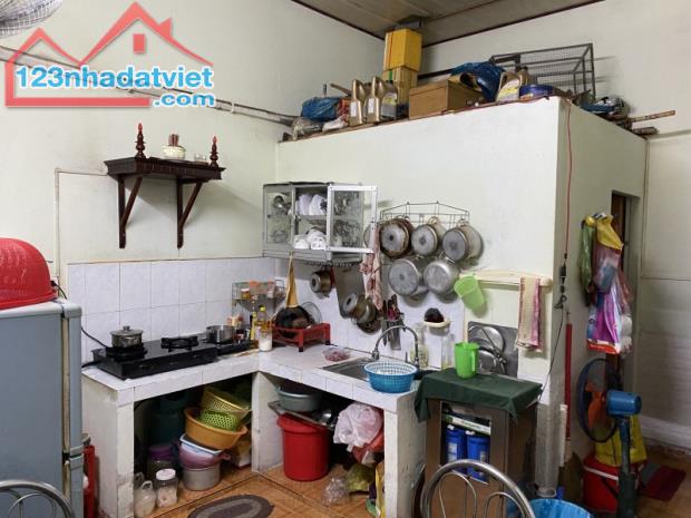 # Nhà Kiệt Ô tô 7m Trưng Nữ Vương, 87m2, C4 sạch 2PN, 3.xx tỷ - 4