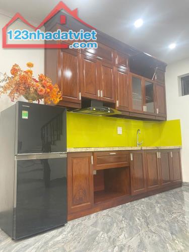 Oto Đỗ Cổng, Trung Tâm Thạch Bàn, 32m x 5 Tầng, 5,3 Tỷ - 3